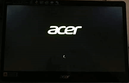 Laptop steckte auf dem Acer-Bildschirm